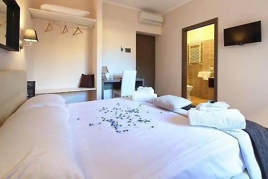 Colosseum Πανσιόν 3*