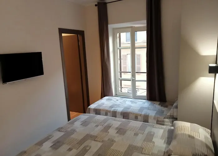 Colosseum Πανσιόν 3*